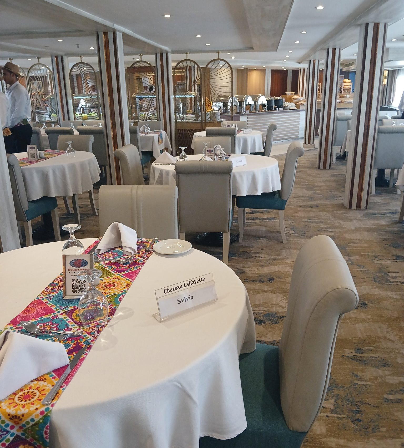 مطاعم جاهزة لخدمة السائحين فى النايل كروز بالأقصر وأسوان