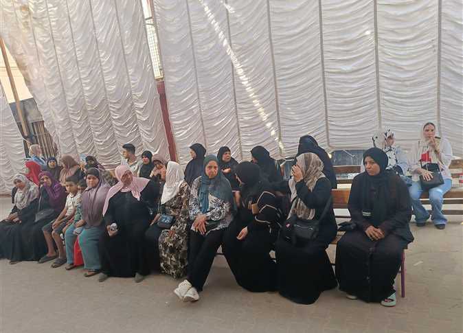 إقبال متزايد من الناخبين على لجنة الشهيد العقيد أحمد فايز بالهرم