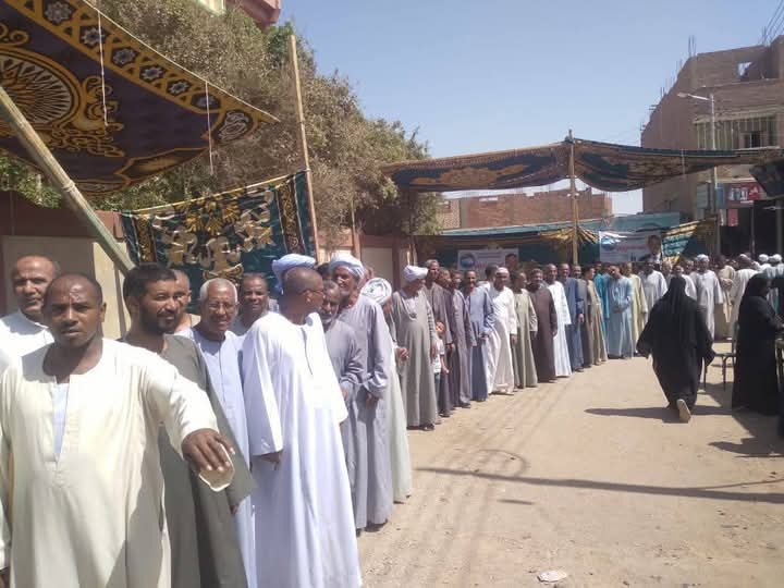 توافد كثيف للناخبين بلجنة سلوا بحري 