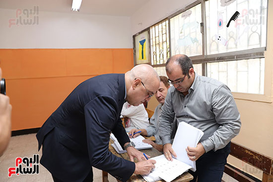 عاصم الجزار رئيس حزب الجبهة الوطنية (2)
