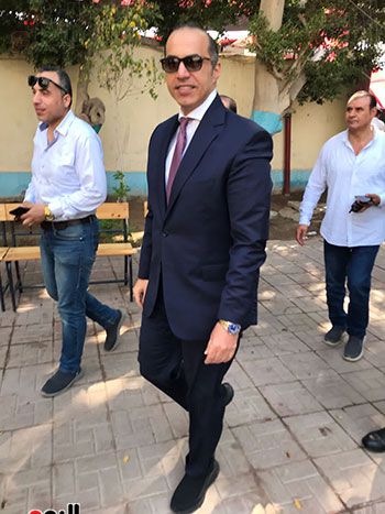 المستشار محمود فوزى خلال توجهه للجنة الانتخابية