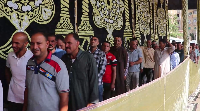 طوابير أمام اللجان