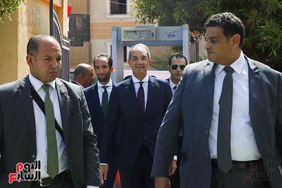 وصول وزير الأتصالات