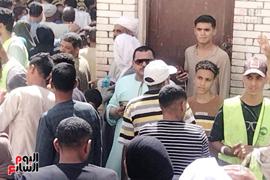 إقبال كثيف من الناخبين بقرية الشيخ زياد في المنيا للتصويت بانتخابات الشيوخ (2)