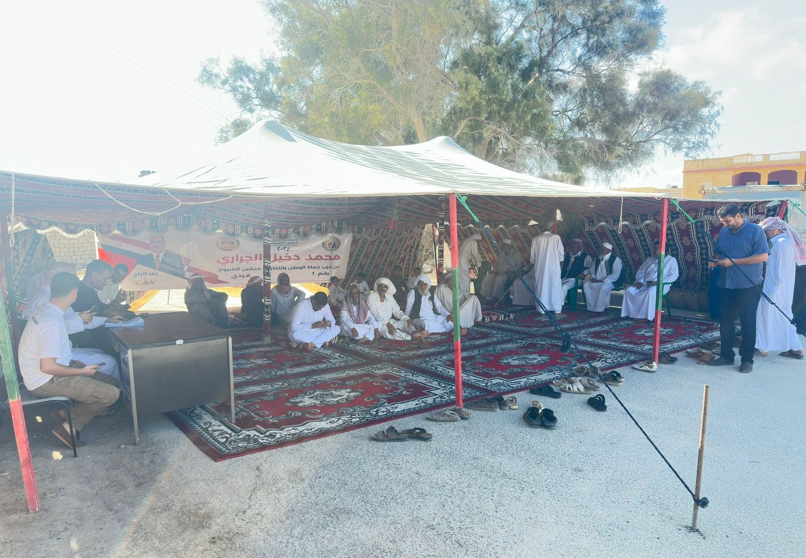 خيمة استقبال الناخبين بالقرب من احدى لجان مطروح