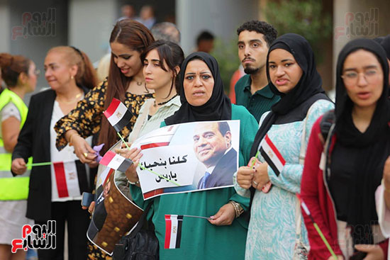استقبل العشرات من الناخبين الرئيس استقبل العشرات من الناخبين الرئيس