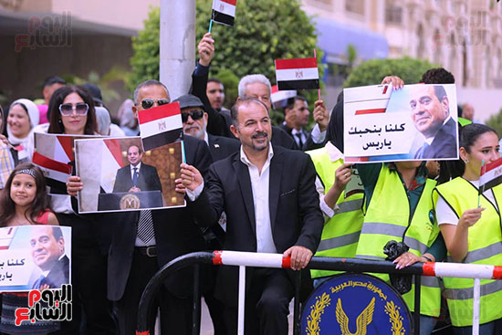 استقبال موكب الرئيس السيس استقبال موكب الرئيس السيس