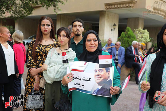 رفع صور الرئيس (2)