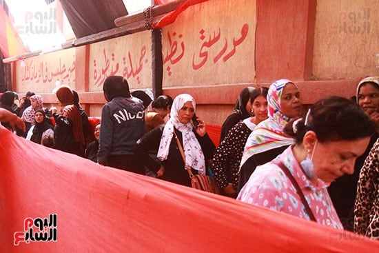 توافد الناخبير على لجان التصويت
