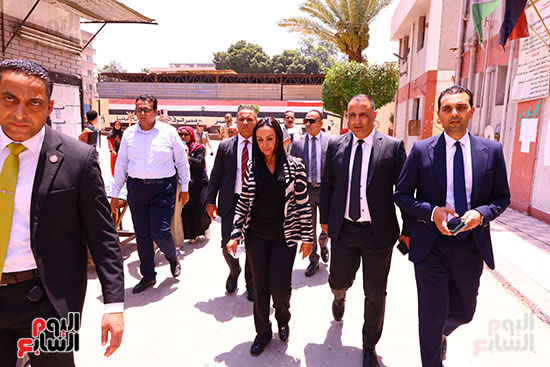 وصول وزيرة التضامن إلى لجان الأاقتراع