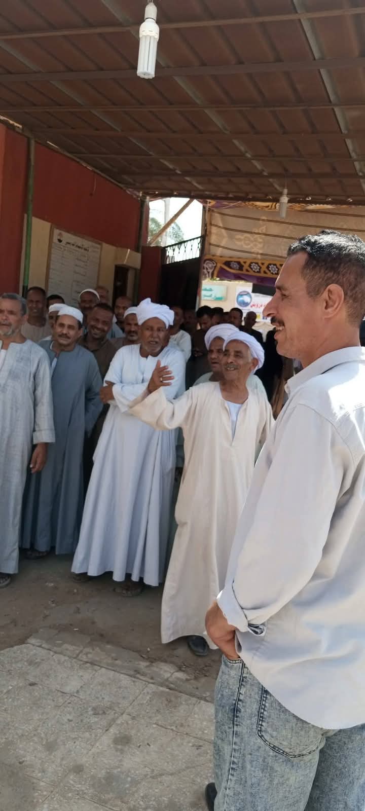 اللإدلاء بأصواتهم فى سهولة ويسر