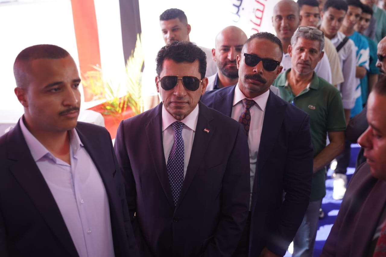 وزير الشباب والرياضة بمدينة الشروق