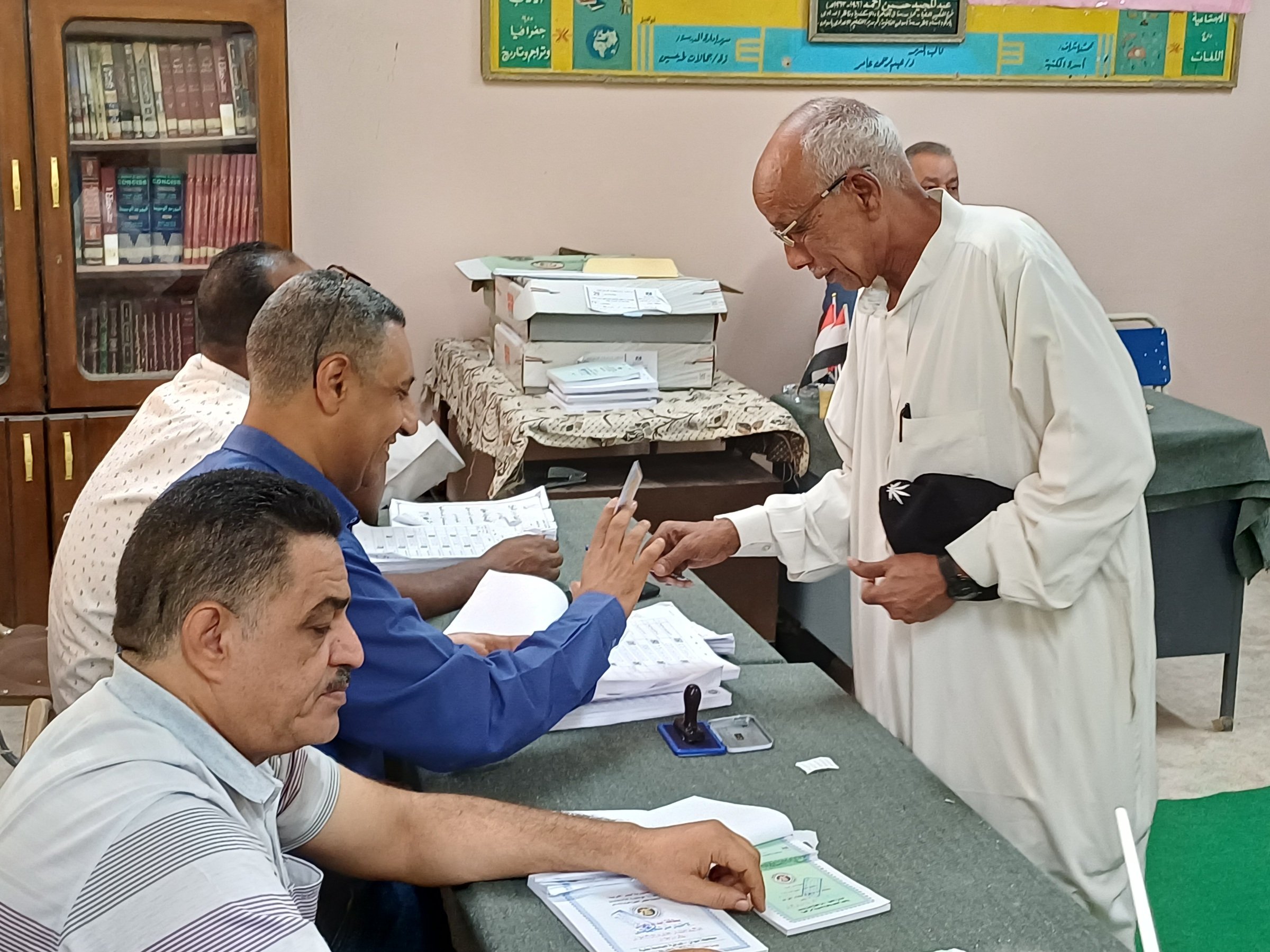 كبار السن يتصدرون المشهد الانتخابي (3)