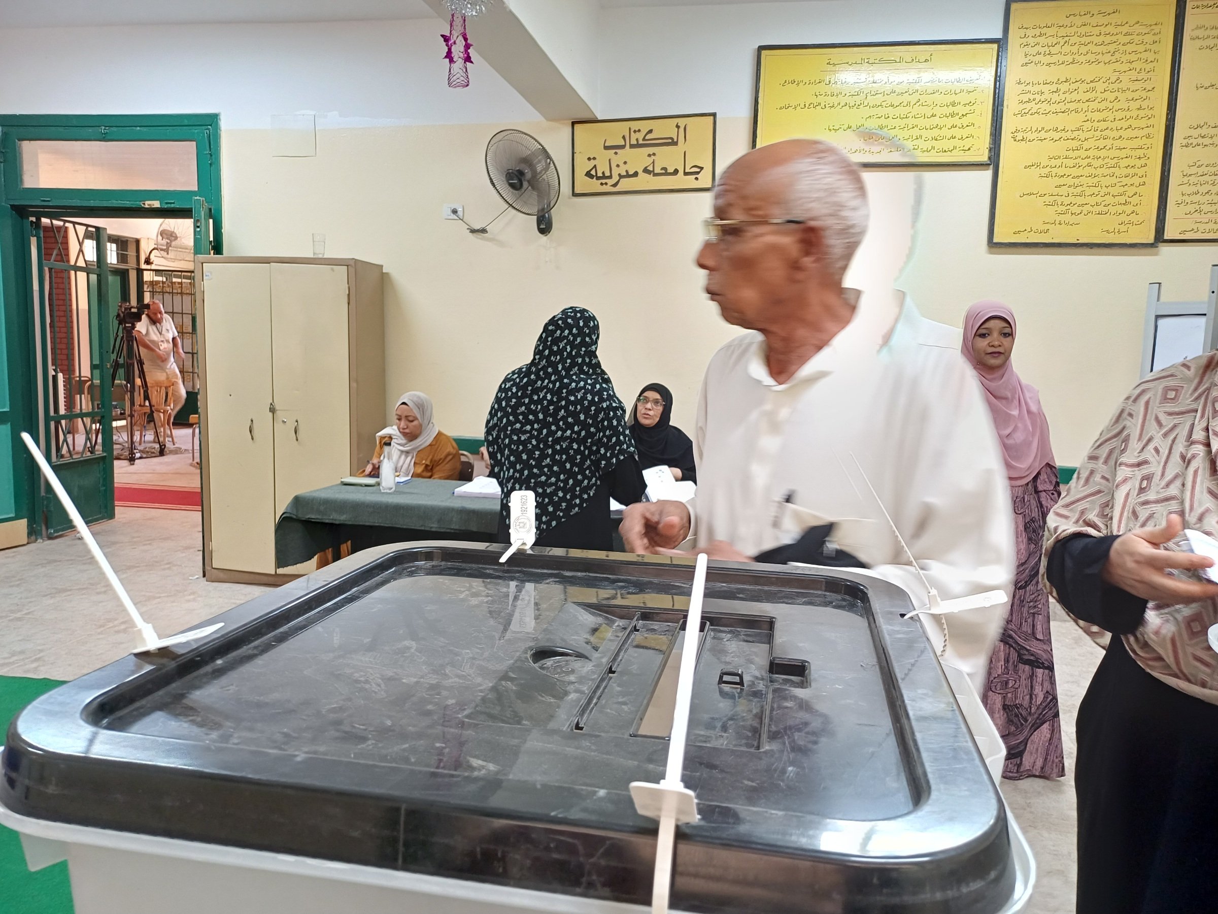كبار السن يتصدرون المشهد الانتخابي (5)