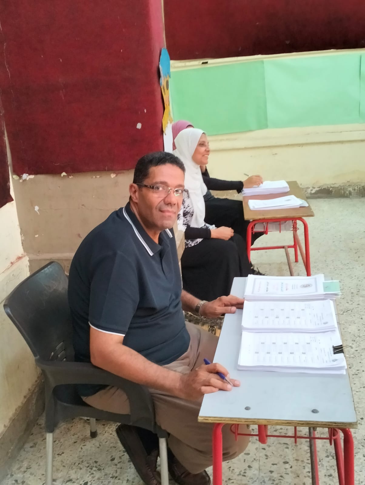 اللجان الانتخابية في الزيتون تغلق أبوابها للراحة ساعة اللجان الانتخابية في الزيتون تغلق أبوابها للراحة ساعة