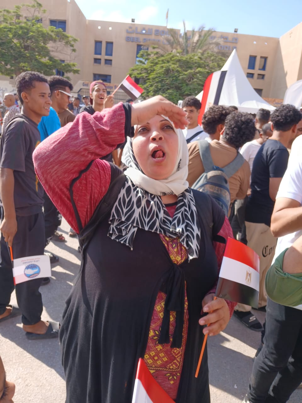إقبال من المواطنين على لجان انتخابات الشيوخ إقبال من المواطنين على لجان انتخابات الشيوخ