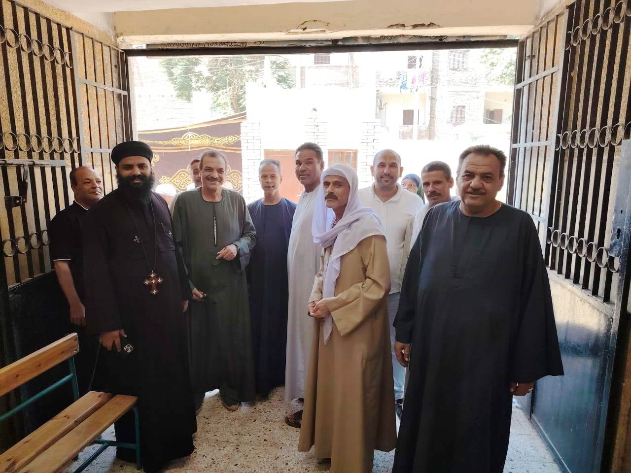 الناخبون بقرية الشيخ زياد بالمنيا (2)