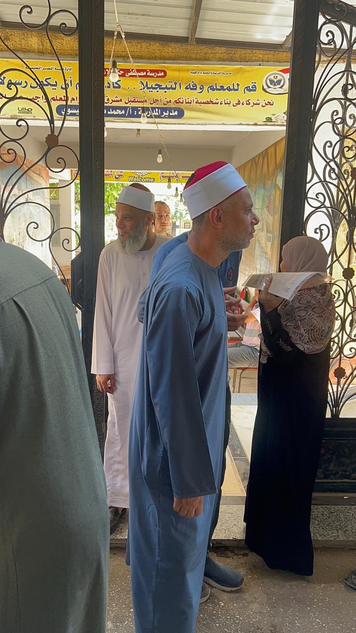 أحد أئمة الأوقاف أحد أئمة الأوقاف