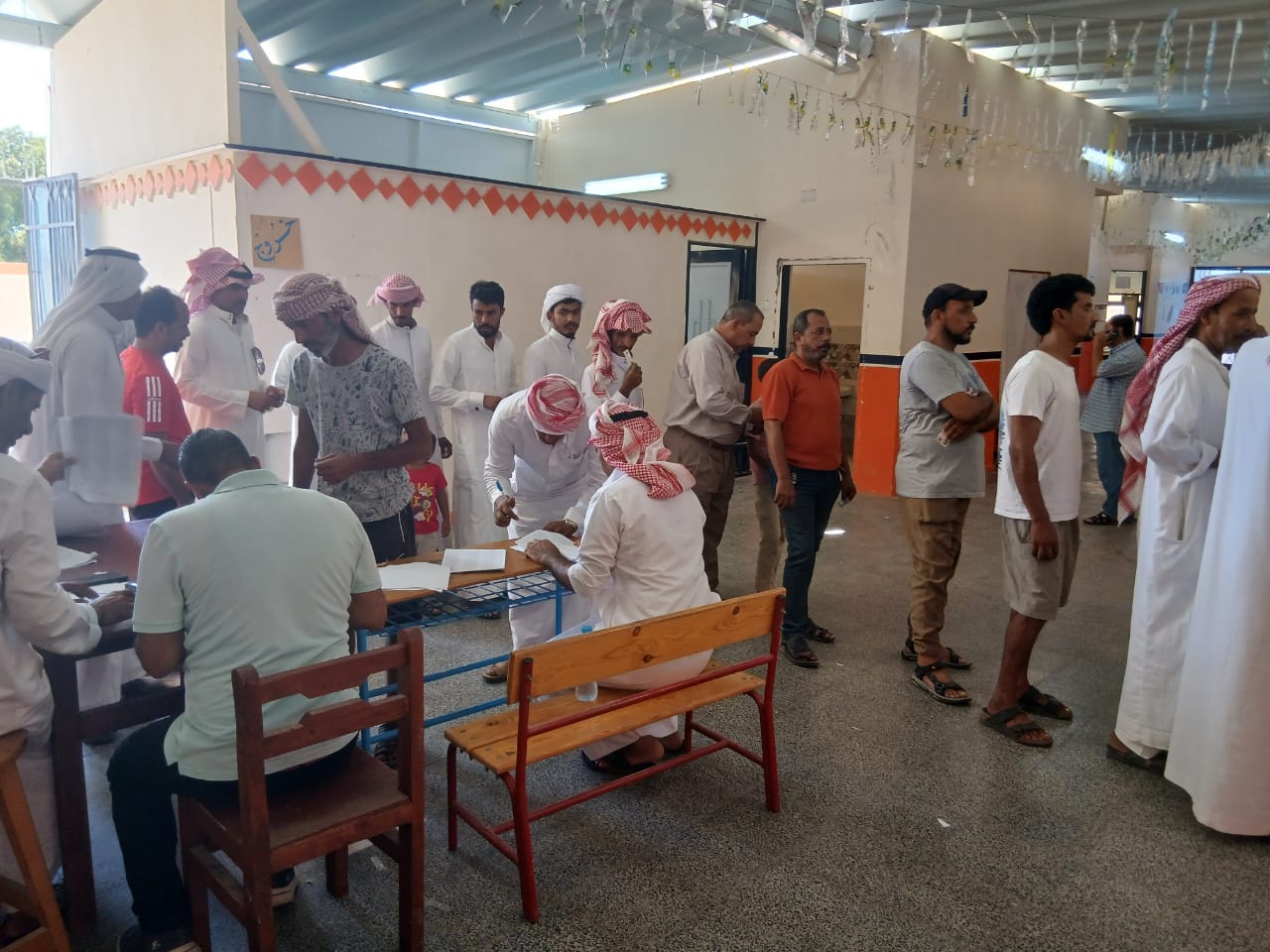 توافد الناخبين على لجان دهب فى جنوب سيناء للإدلاء بأصواتهم (1)