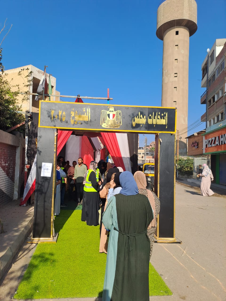 سيدات كفر شكر أمام اللجان سيدات كفر شكر أمام اللجان