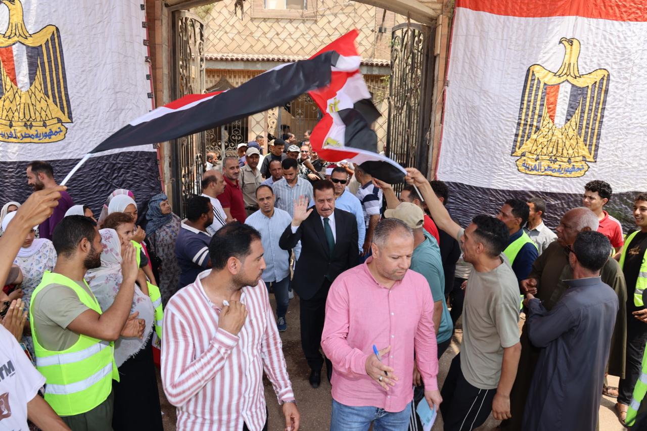 محافظ المنوفية يتفقد انتخابات مجلس الشيوخ (5)