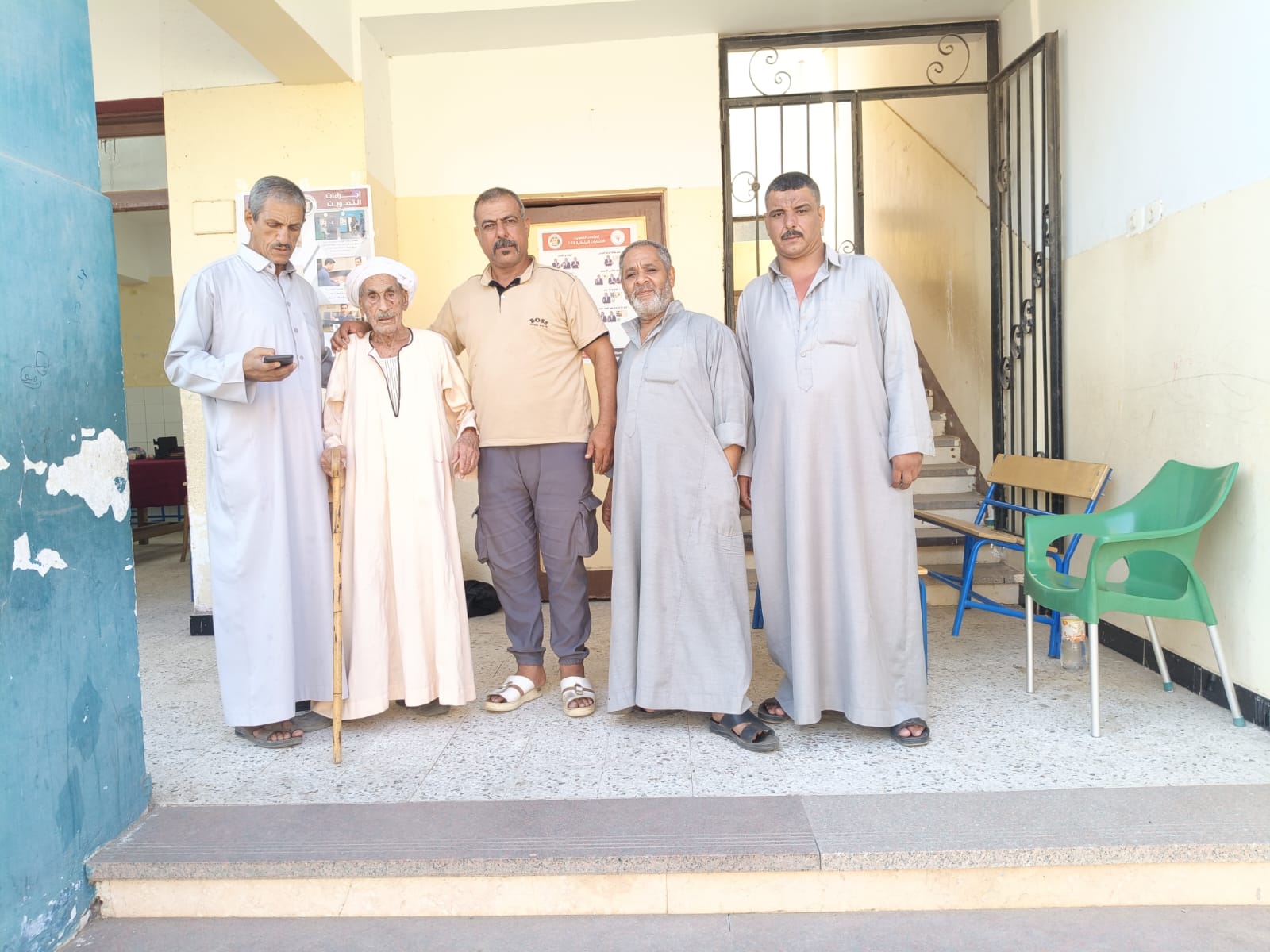 أكبر معمر  بالشرقية يدلى بصوته