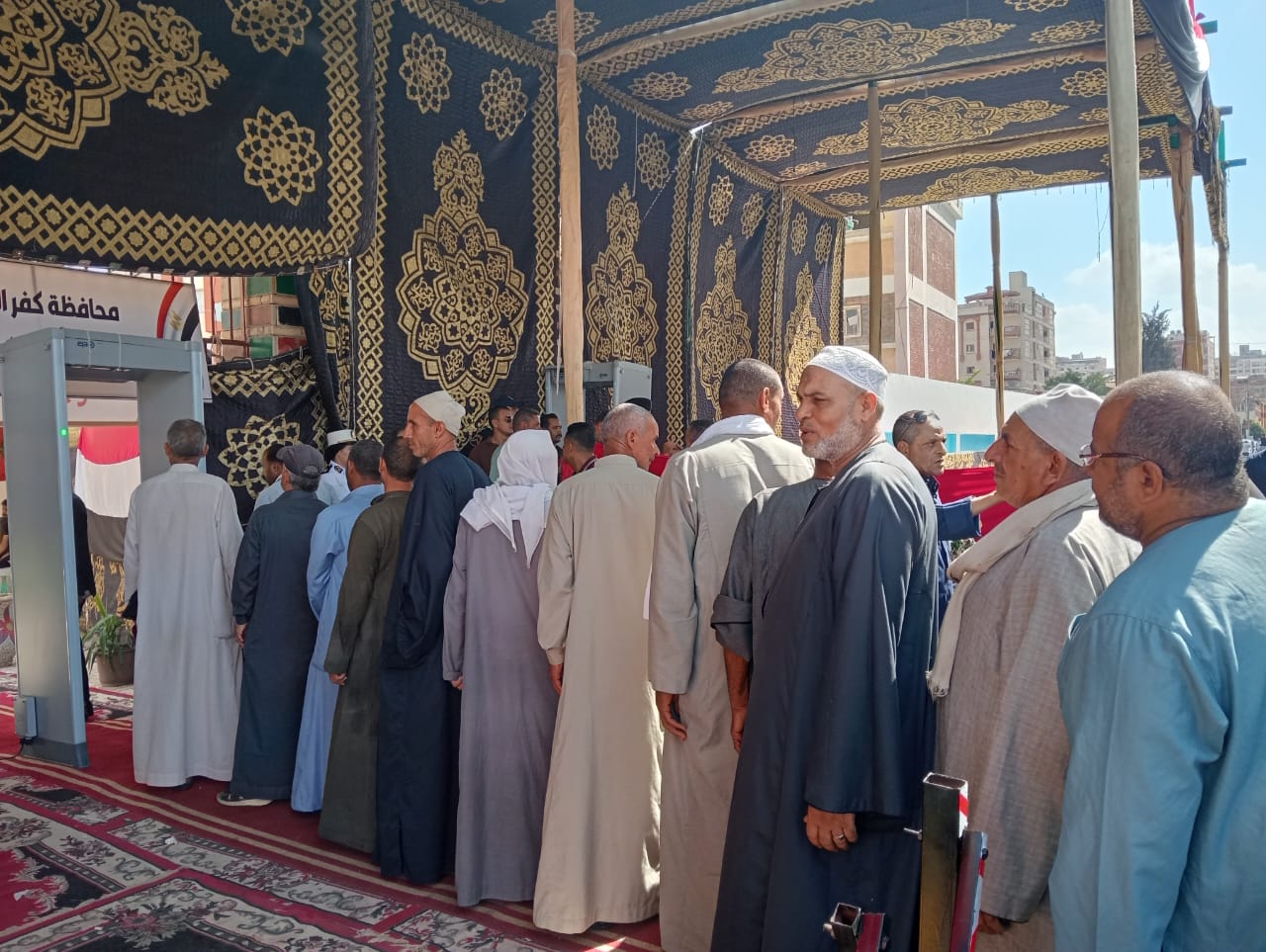 كبار السن أمام اللجان بكفر الشيخ كبار السن أمام اللجان بكفر الشيخ