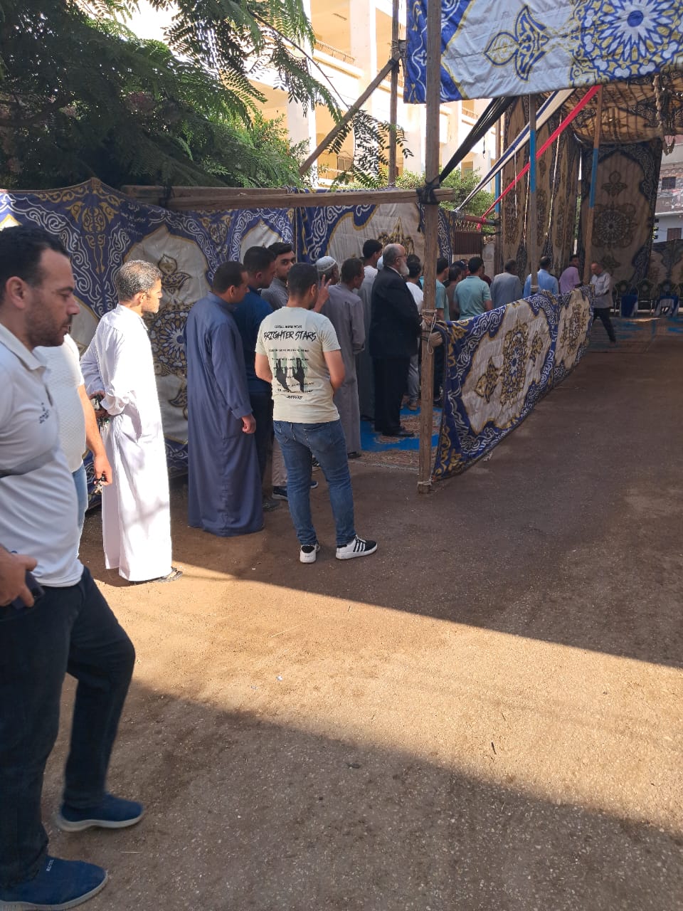 الإقبال على اللجان