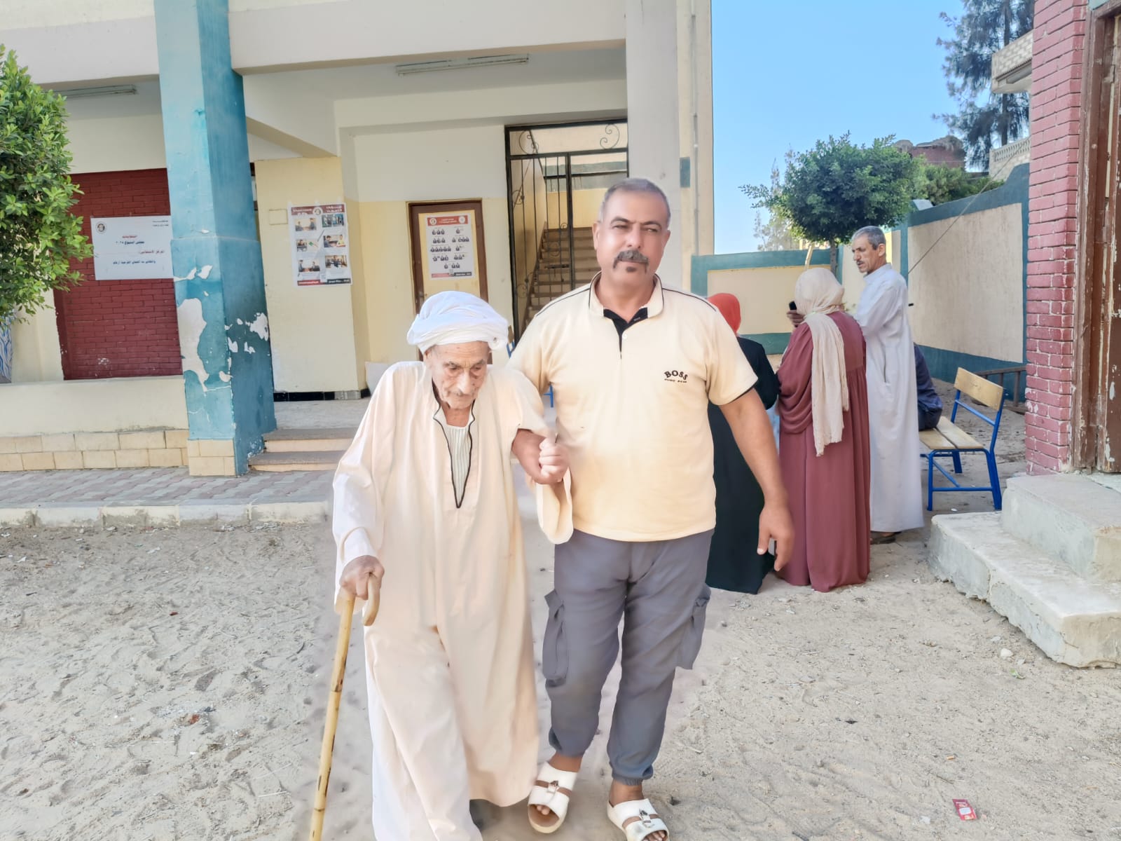 أكبر معمر  بالشرقية يدلى بصوته
