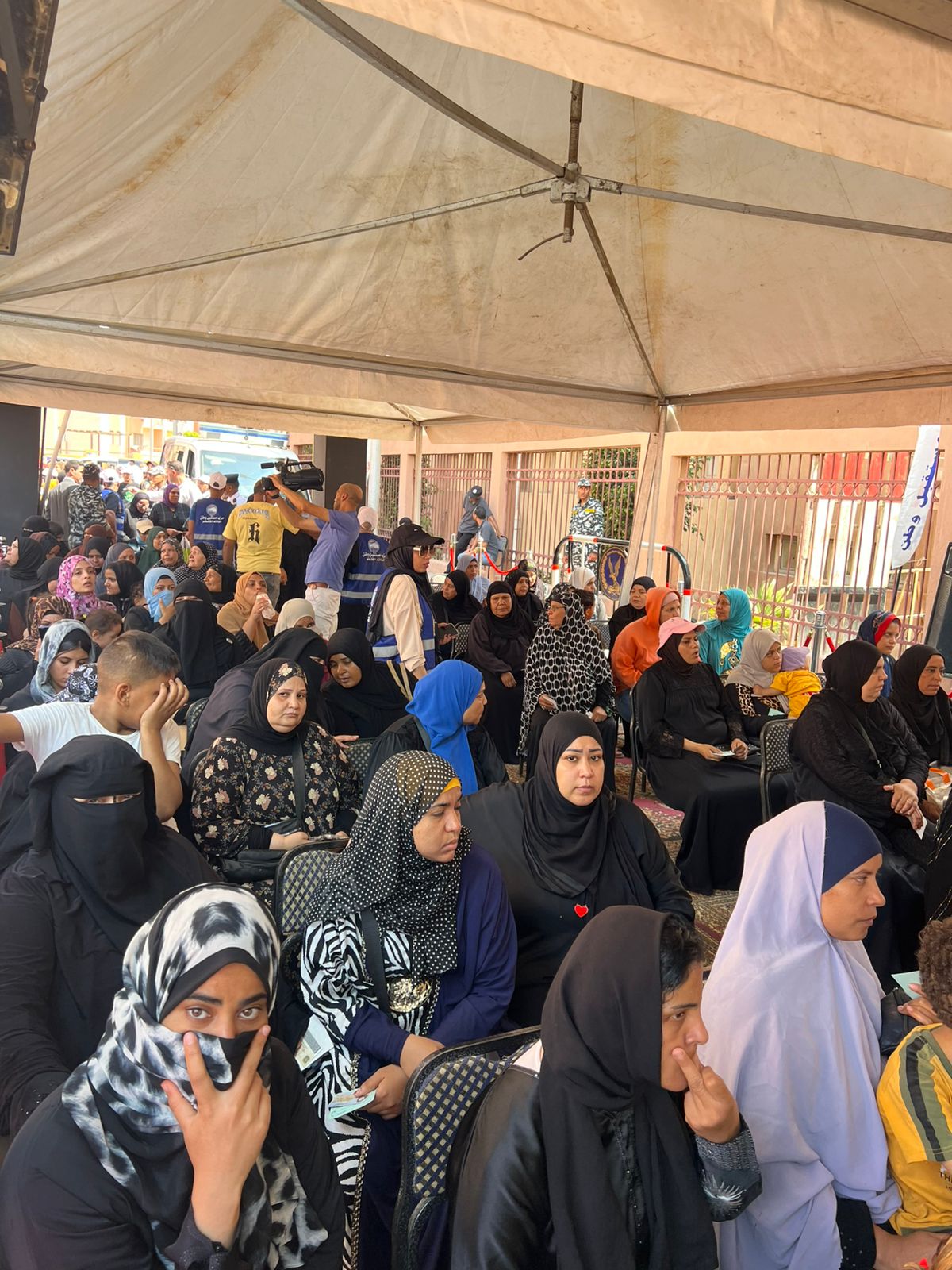 حضور مكثف من أهالي الأسمرات (4)