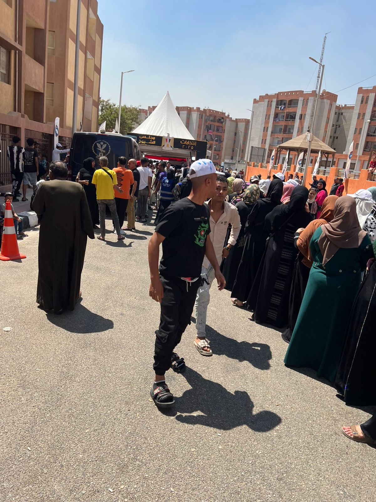 حضور مكثف من أهالي الأسمرات (2)