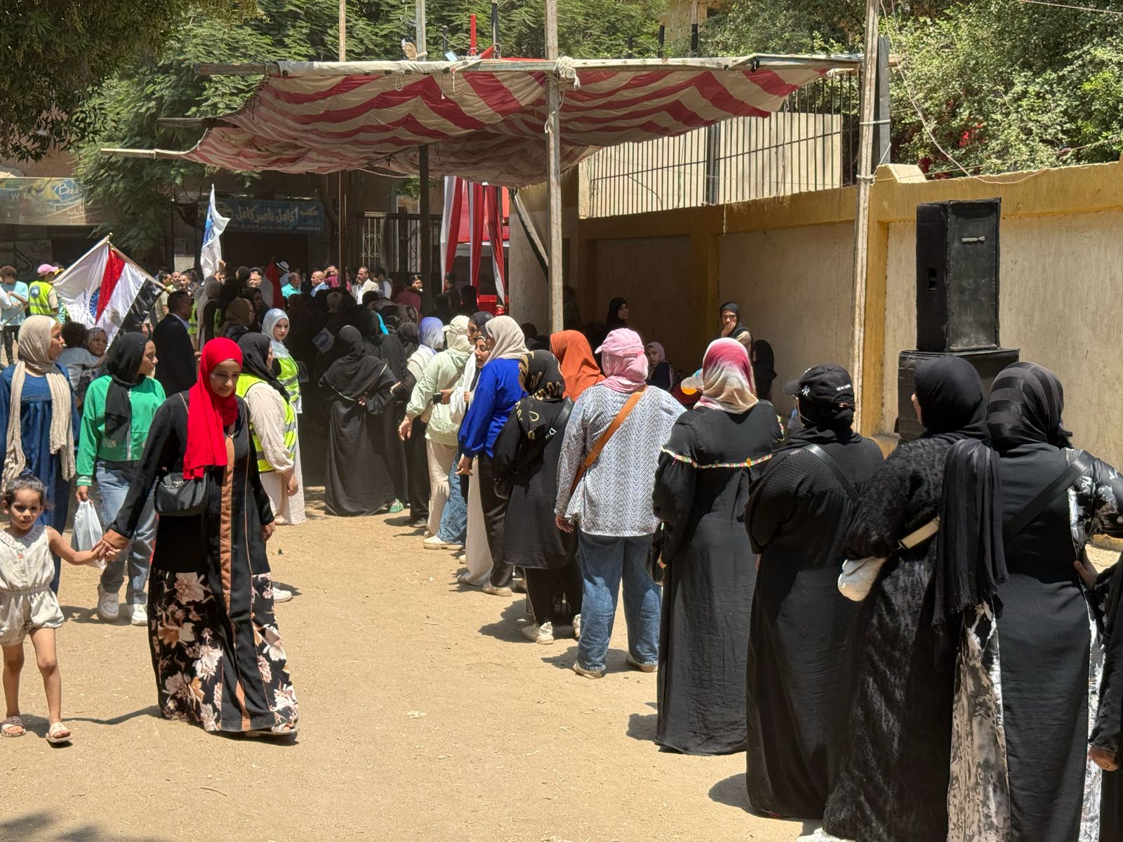 طوابير النساء فى الوراق طوابير النساء فى الوراق