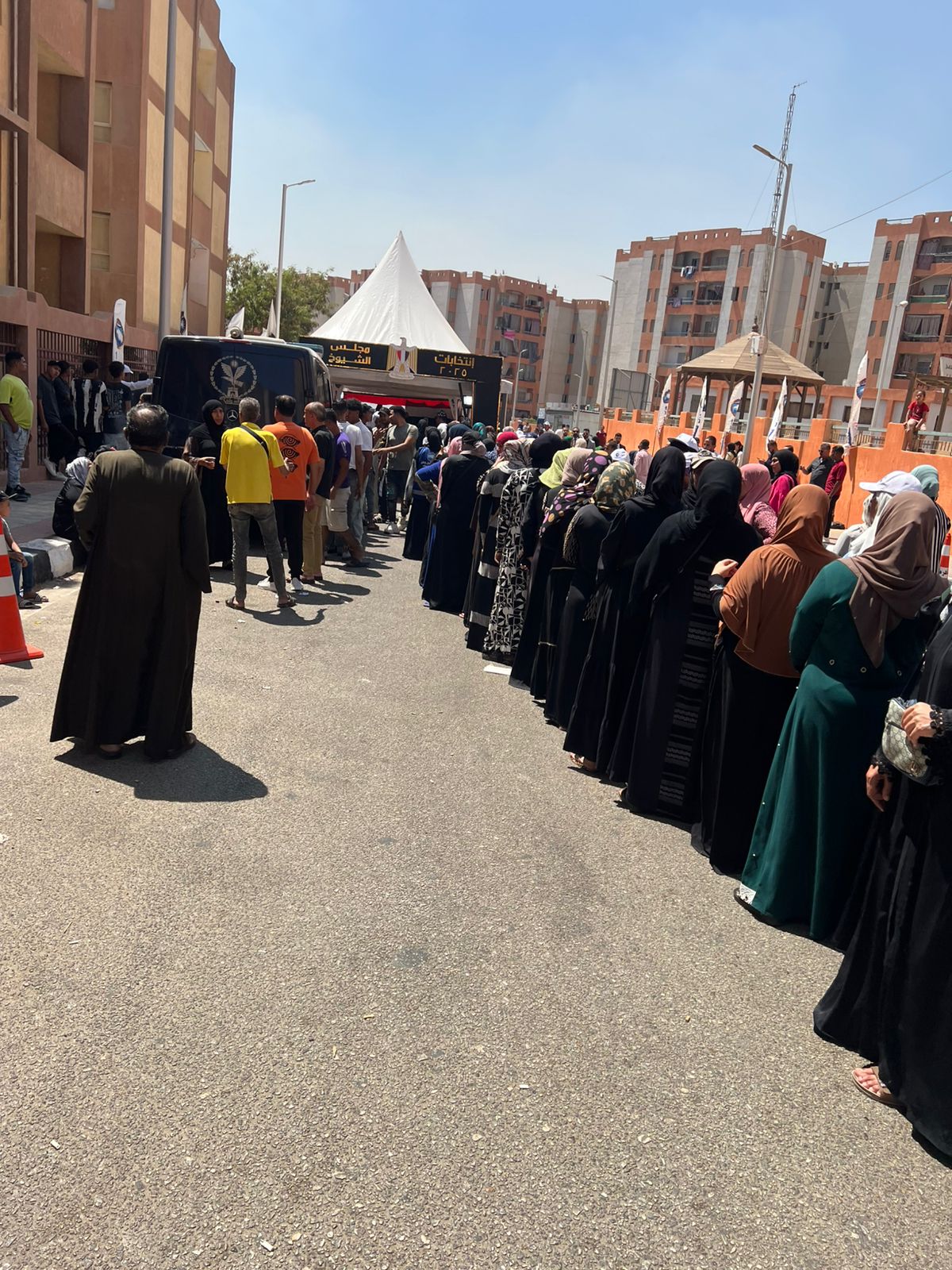 حضور مكثف من أهالي الأسمرات (3)