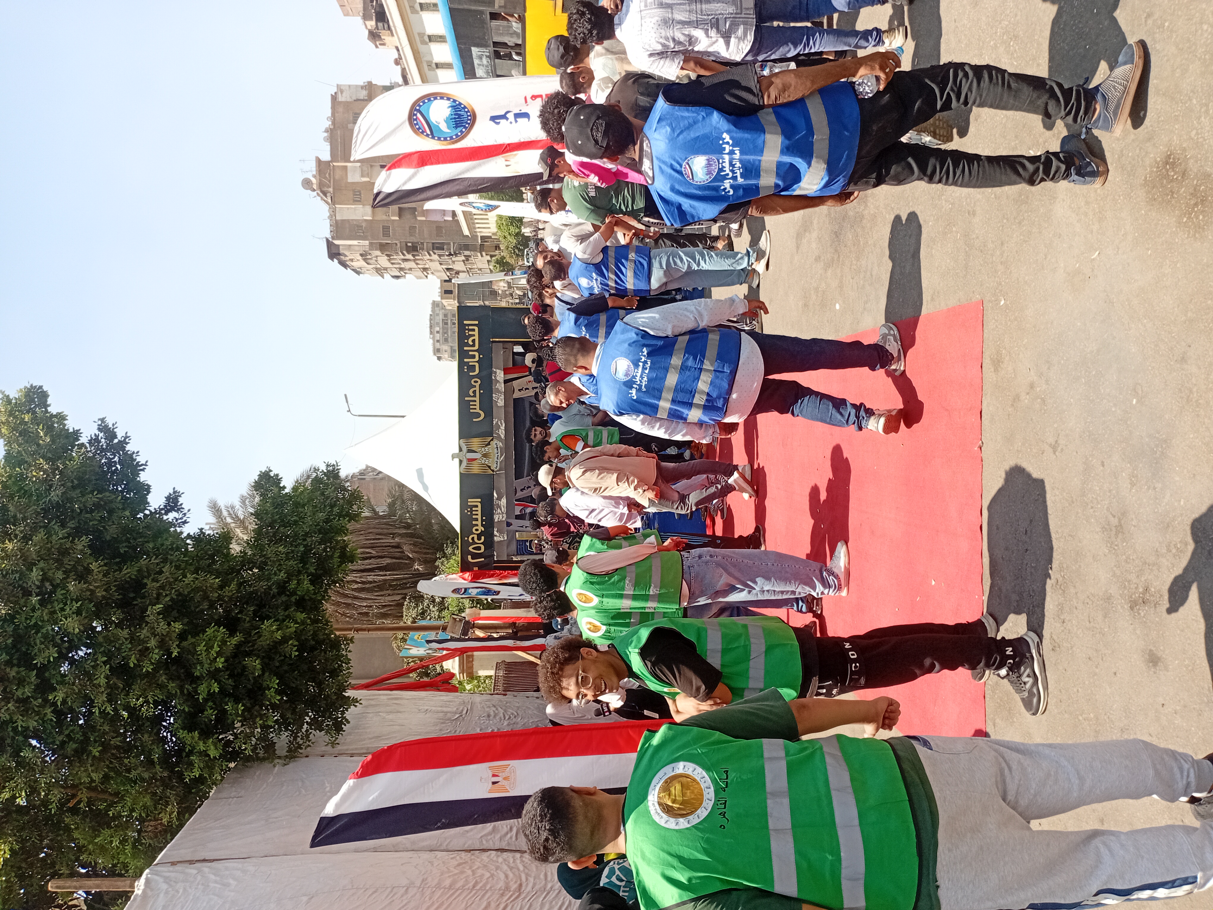 طوابير من الناخبين أمام لجان مدرسة الشهيد امتياز كامل بالعباسية للتصويت بانتخابات الشيوخ فى يومها الثانى طوابير من الناخبين أمام لجان مدرسة الشهيد امتياز كامل بالعباسية للتصويت بانتخابات الشيوخ فى يومها الثانى