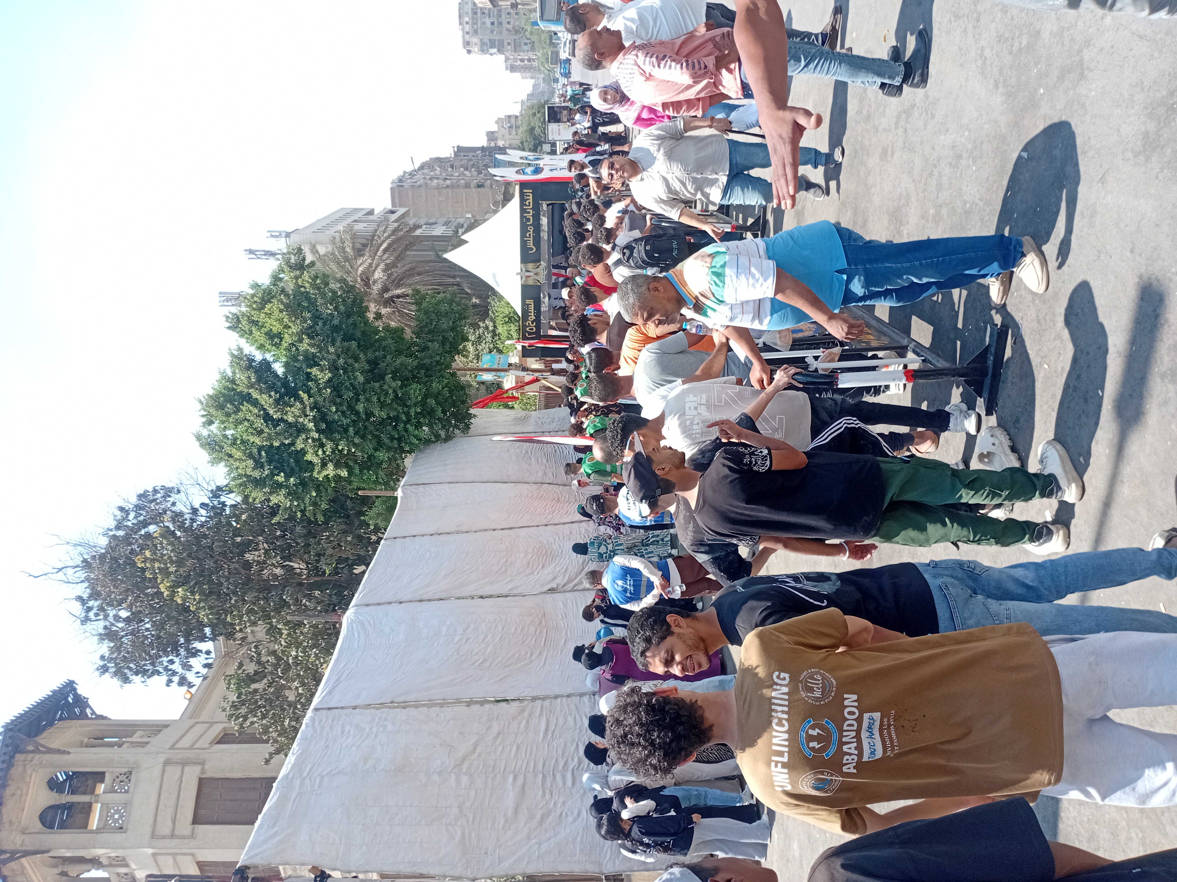 طوابير من الناخبين أمام لجان مدرسة الشهيد امتياز كامل بالعباسية للتصويت بانتخابات الشيوخ طوابير من الناخبين أمام لجان مدرسة الشهيد امتياز كامل بالعباسية للتصويت بانتخابات الشيوخ