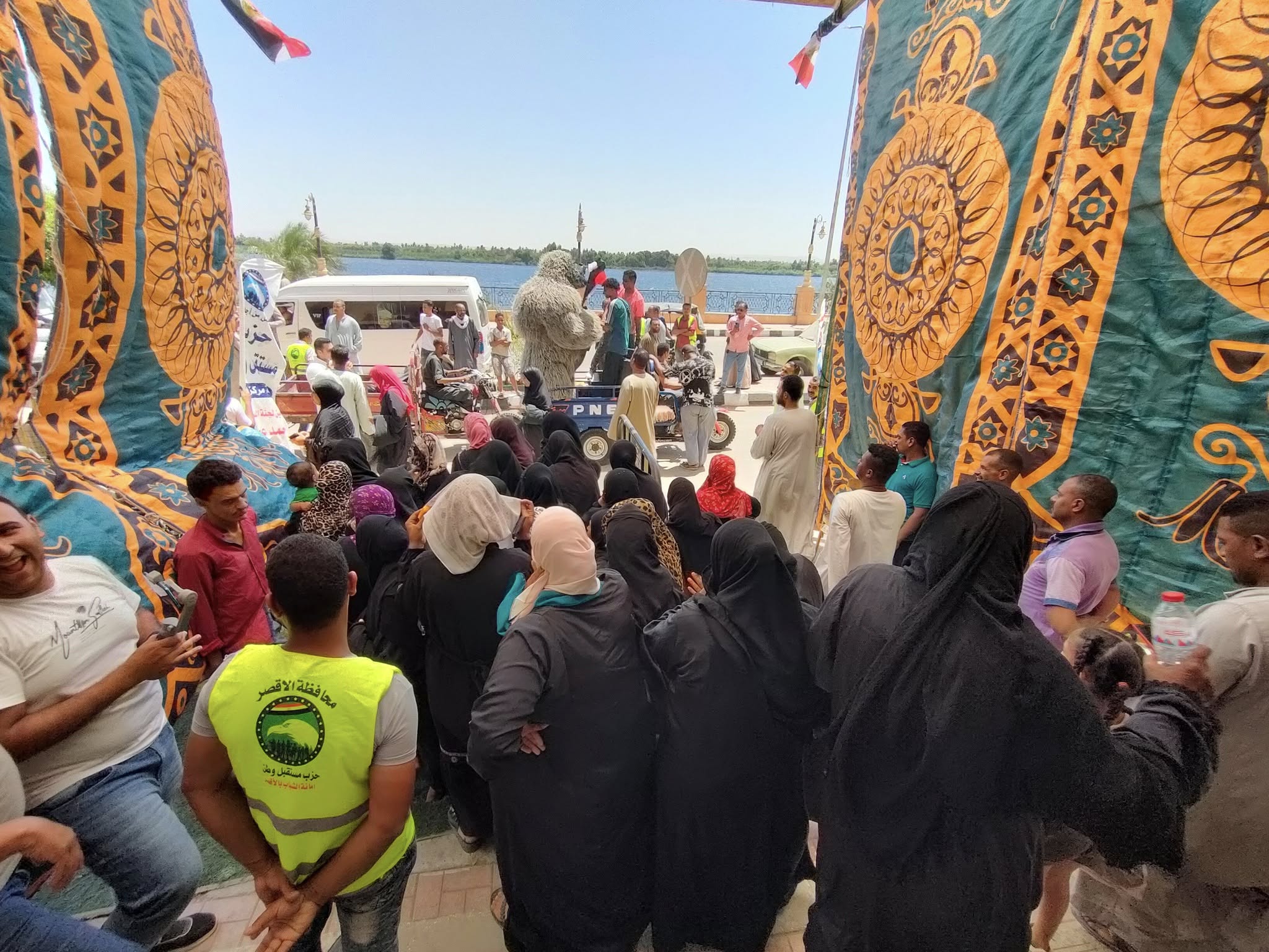 توافد السيدات فى لجنة مجلس مدينة إسنا توافد السيدات فى لجنة مجلس مدينة إسنا