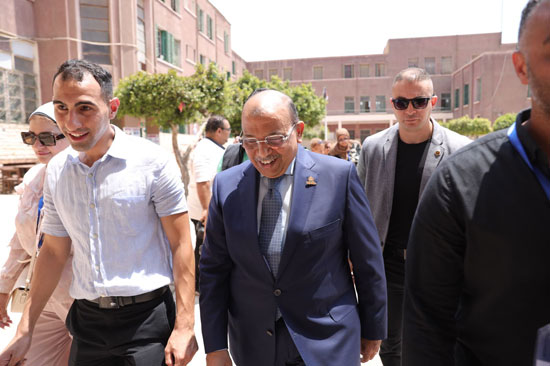 وصول محمود شعراوى نائب رئيس الجبهة الوطنية