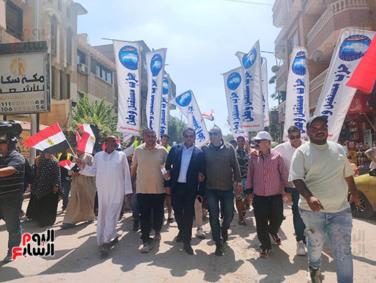 مسيرة-حاشدة-لمستقبل-وطن-تجوب-الهرم-ونزلة-السمان-لحث-المواطنين-(10)