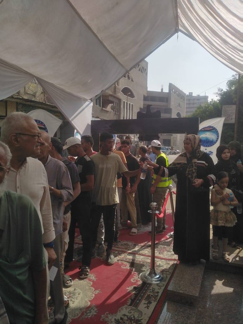 توافد  الناخبين على لجان الاقتراع (4)