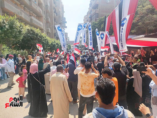 مسيرة-حاشدة-لمستقبل-وطن-تجوب-الهرم-ونزلة-السمان-لحث-المواطنين-على-المشاركة-في-انتخابات-الشيوخ-(1)