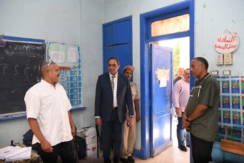 جانب من تفقد المحافظ (1)