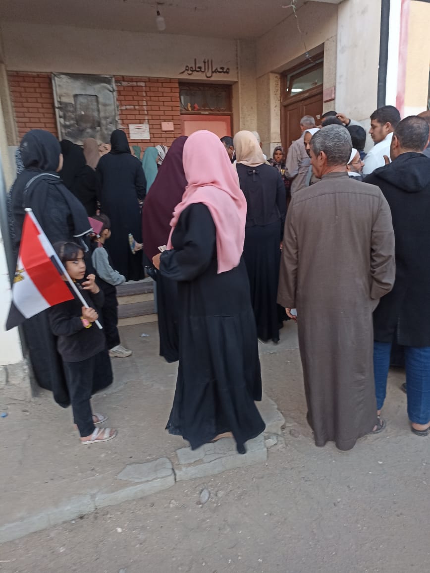 توافد الناخبين على لجان الشرقية