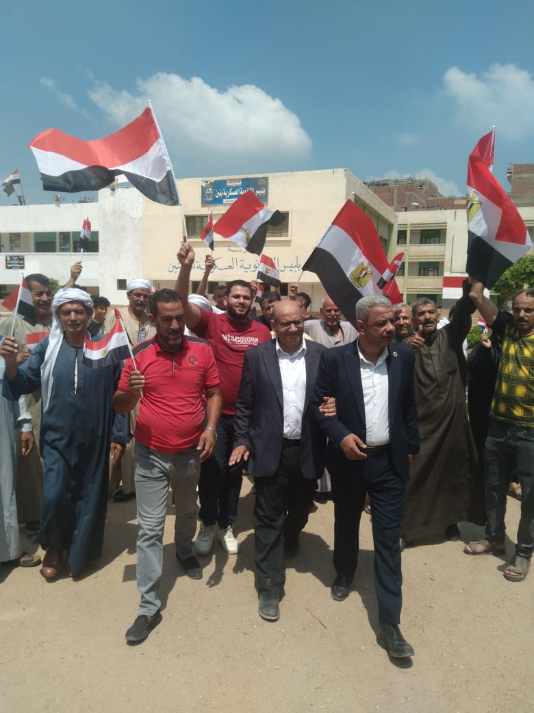 مسيرة لأهالي بلبيس لحث المواطنين على المشاركة في انتخابات مجلس الشيوخ (3)