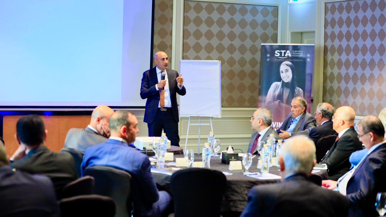 محمد عبد اللطيف وزير التربية والتعليم 