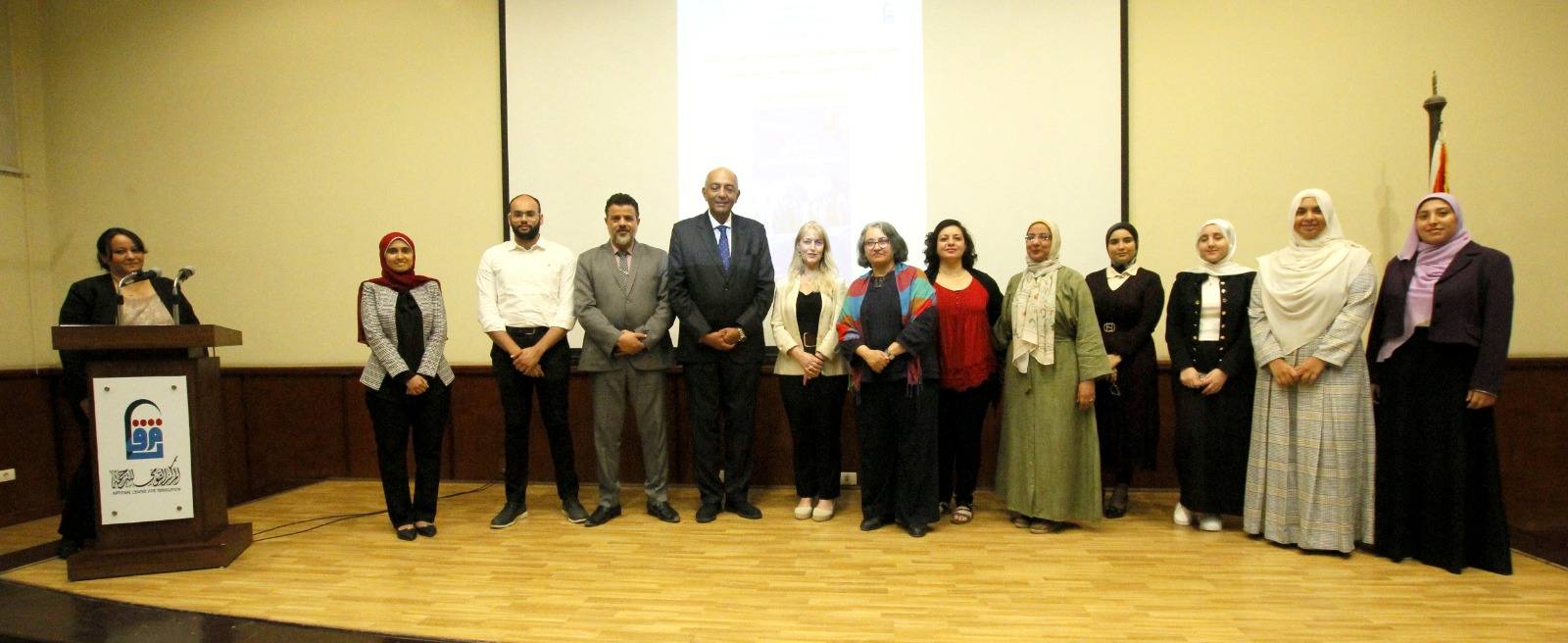 صورة جماعية للمكرمين والحضور بالمركز القومى للترجمة