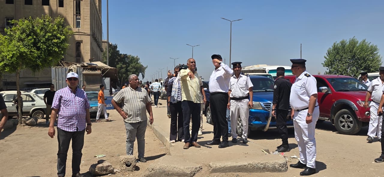 المحافظ خلال الجولة المحافظ خلال الجولة