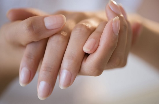 أظافر قوية