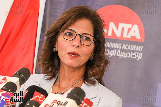 الدكتورة سلاف الجويلى المدير التنفيذي للأكاديمية الوطنية (5)