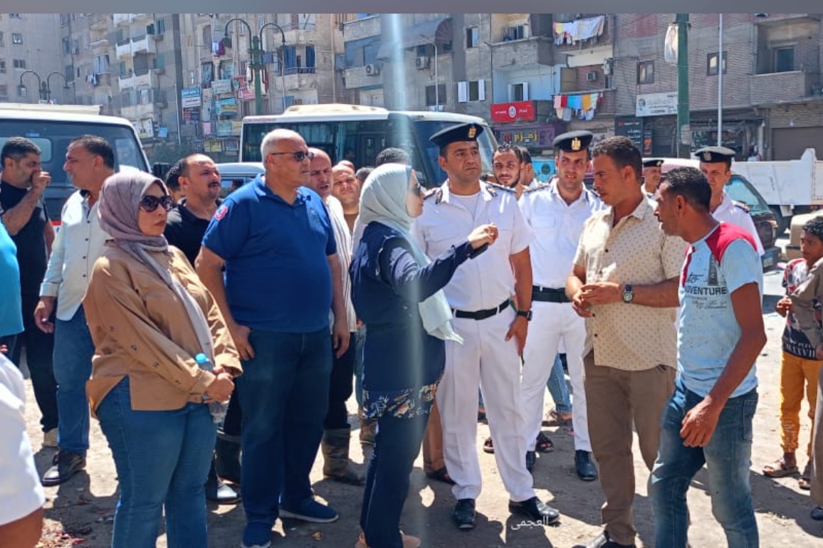 مدير شرطة المرافق ورئيس حي العجمي يقودان حملات لرفع الانشغالات