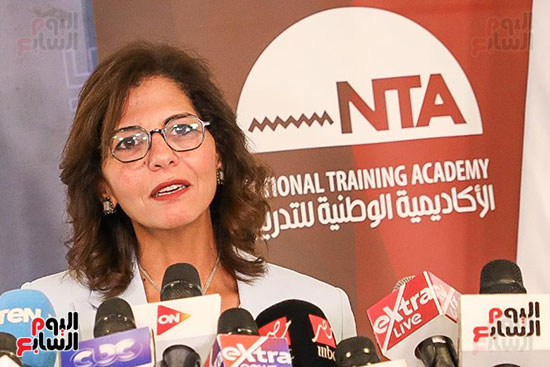 الدكتورة سلاف الجويلى المدير التنفيذي للأكاديمية الوطنية (4)